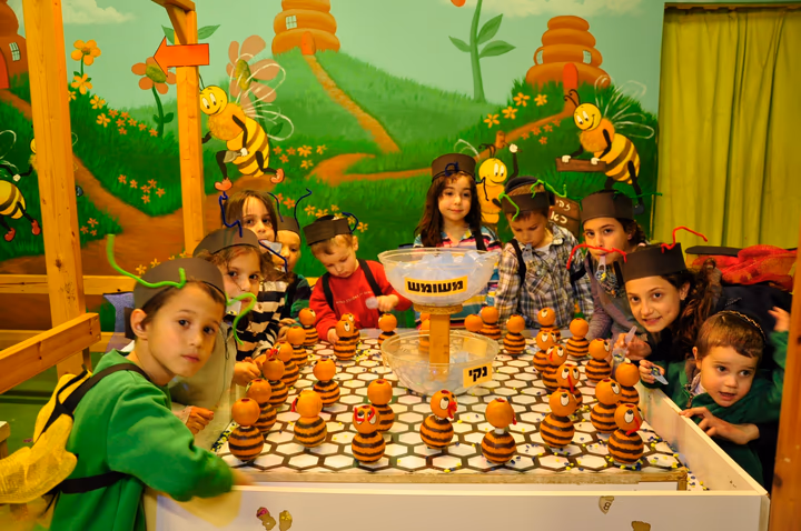 גלריית מאחורי הדבש – תמונה 300